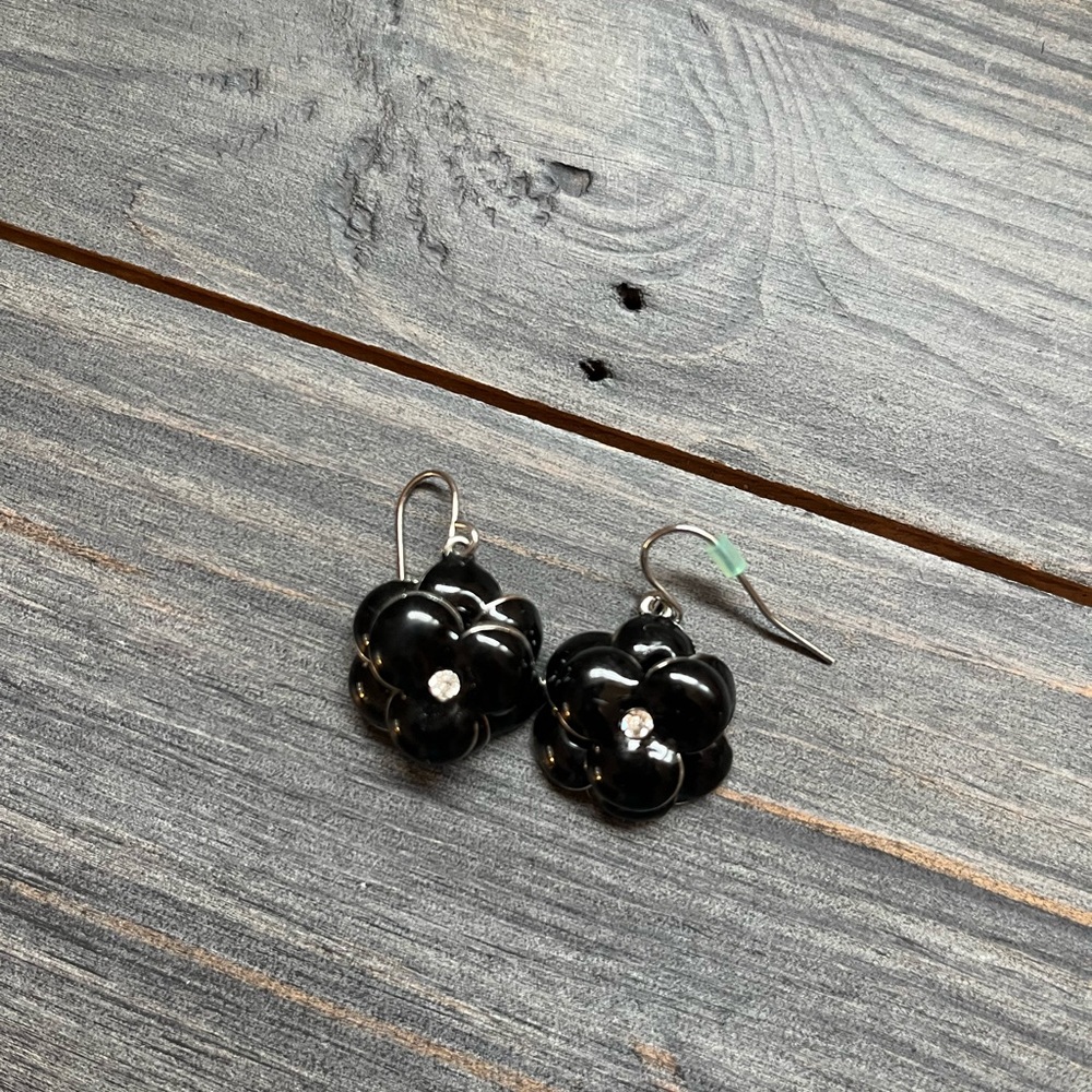 Elegant Black Floral Earrings